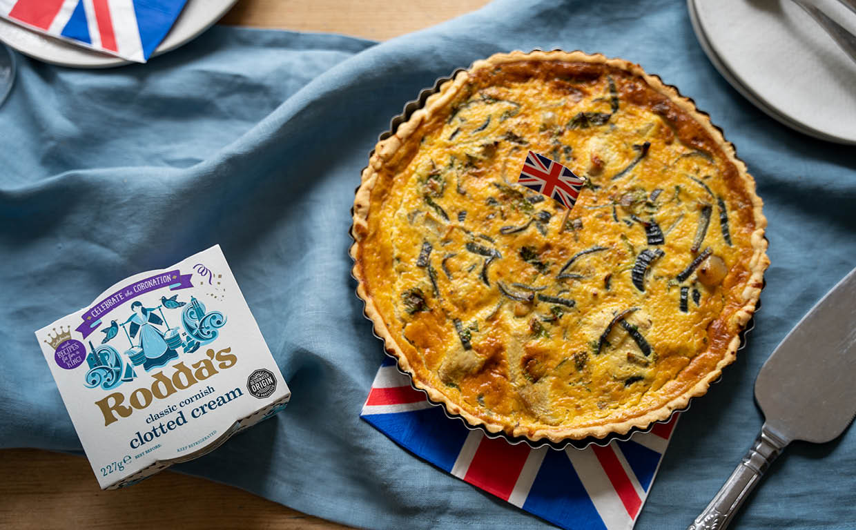 Coronation chicken quiche